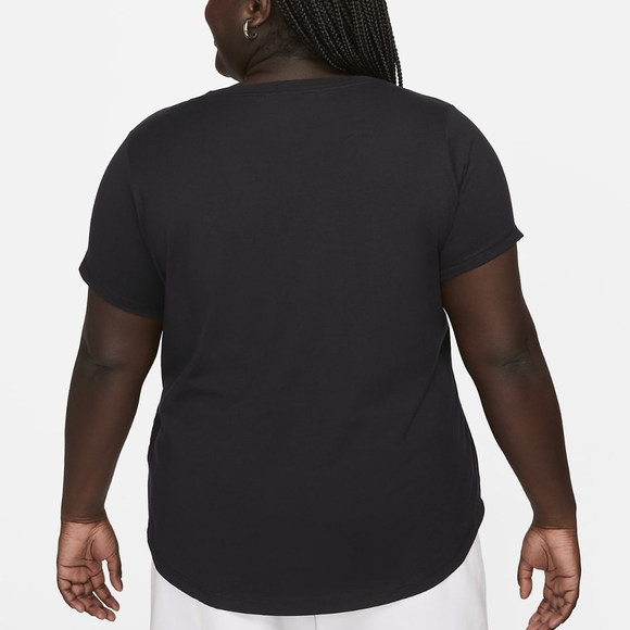 ✨️2/$20 Nike Essentials T-Shirt - Picture 2 of 8